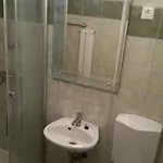 Gasthuis Baro Eoetvoes Lorand Menedekhaz *
