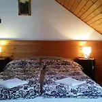 Gasthuis Baro Eoetvoes Lorand Menedekhaz *