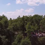 Gasthuis Baro Eoetvoes Lorand Menedekhaz *