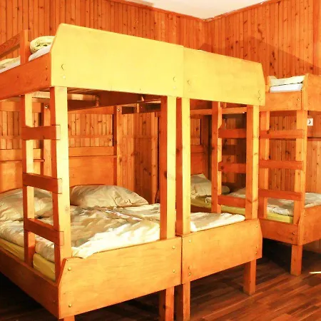 Baro Eoetvoes Lorand Menedekhaz * Pilisszentkereszt