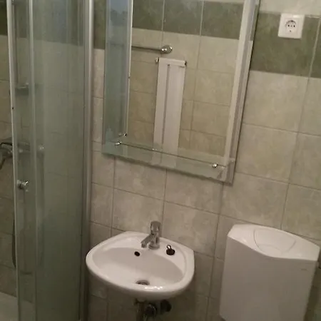 Penzion Baro Eoetvoes Lorand Menedekhaz *