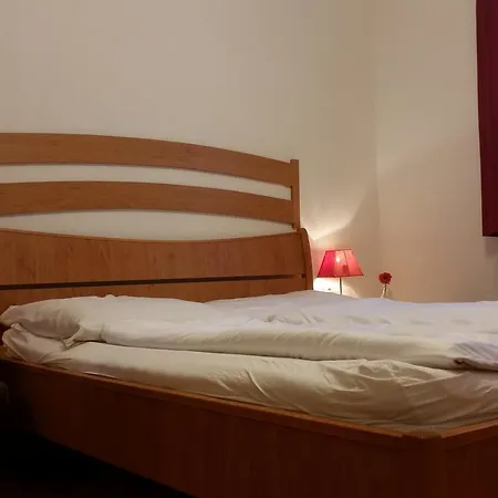 Penzion Baro Eoetvoes Lorand Menedekhaz *