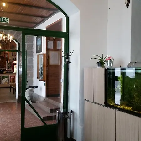 Pensjonat Baro Eoetvoes Lorand Menedekhaz *