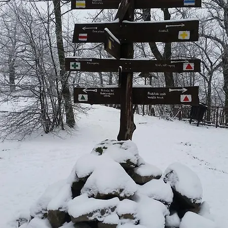 Baro Eoetvoes Lorand Menedekhaz * Pilisszentkereszt