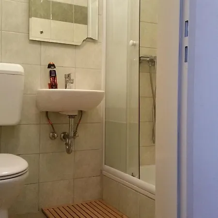 Baro Eoetvoes Lorand Menedekhaz * Pilisszentkereszt