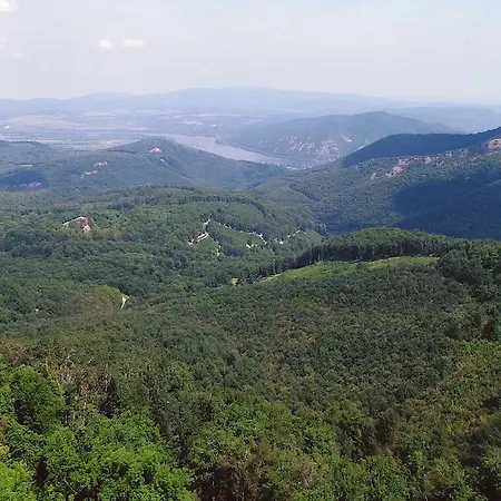 Penzion Baro Eoetvoes Lorand Menedekhaz *