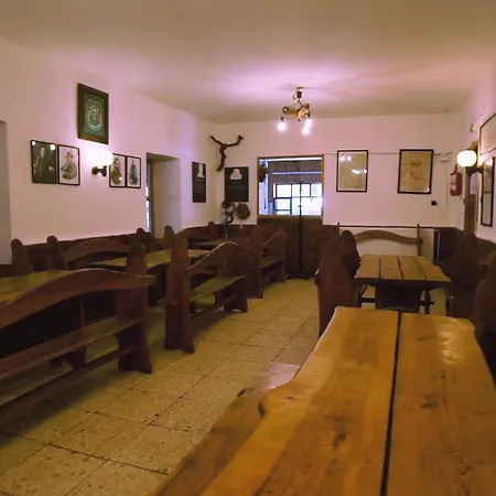 Pensjonat Baro Eoetvoes Lorand Menedekhaz *