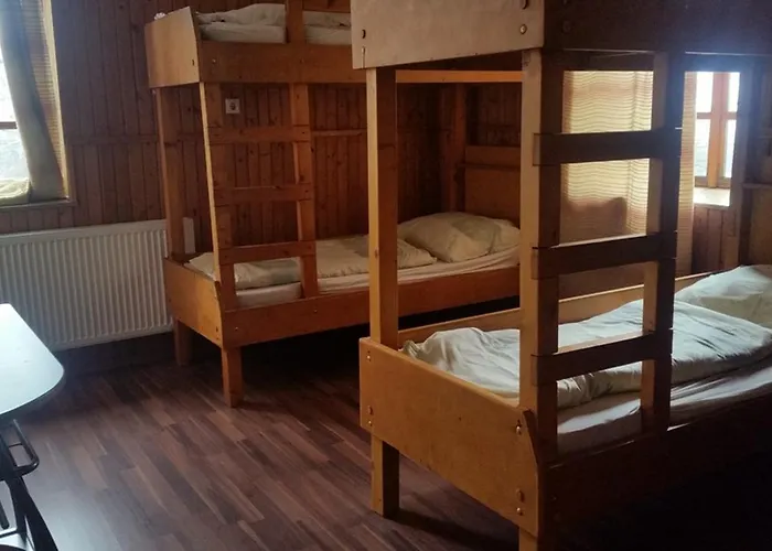 Baro Eoetvoes Lorand Menedekhaz * Pilisszentkereszt