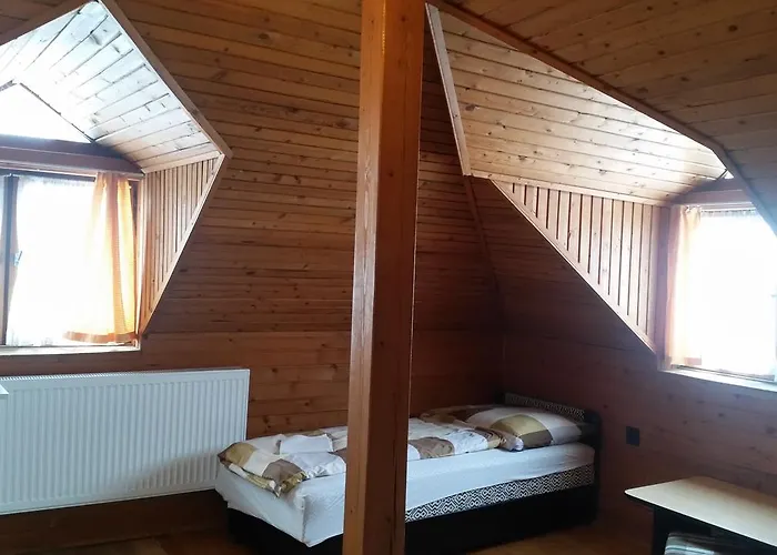 Baro Eoetvoes Lorand Menedekhaz * Pilisszentkereszt